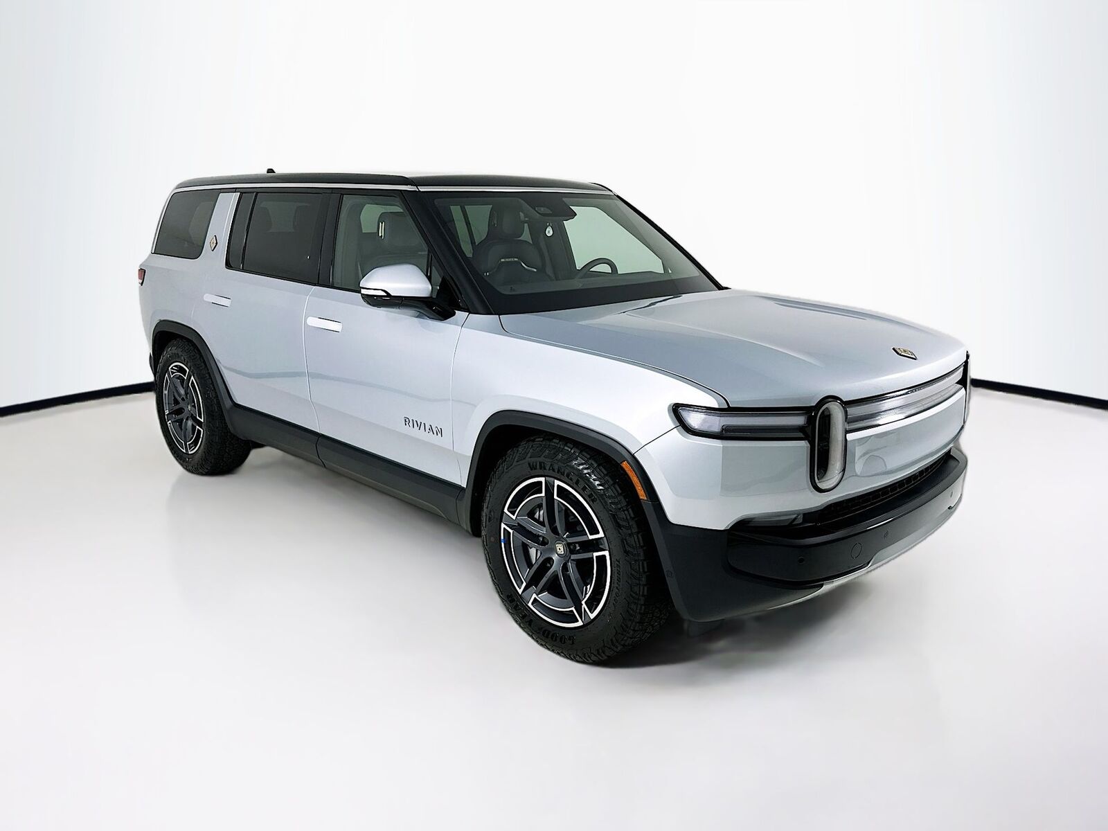 2026 RIVIAN R1S