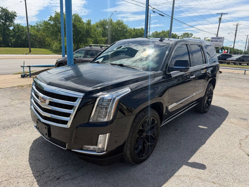 2017 CADILLAC Escalade