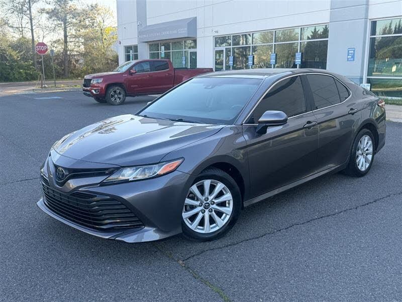2018 TOYOTA Camry