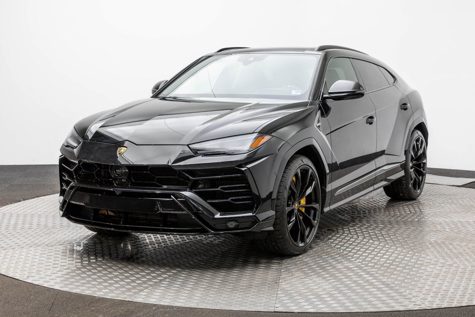 2022 LAMBORGHINI URUS