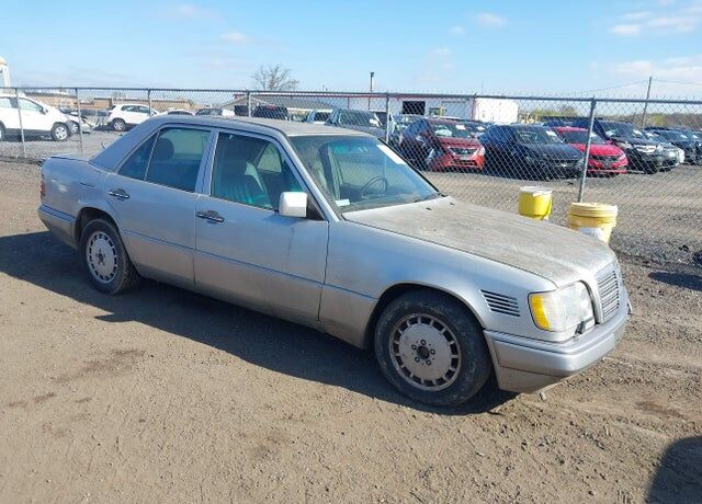 1995 MERCEDES-BENZ E-Class