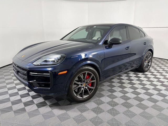 2024 PORSCHE Cayenne