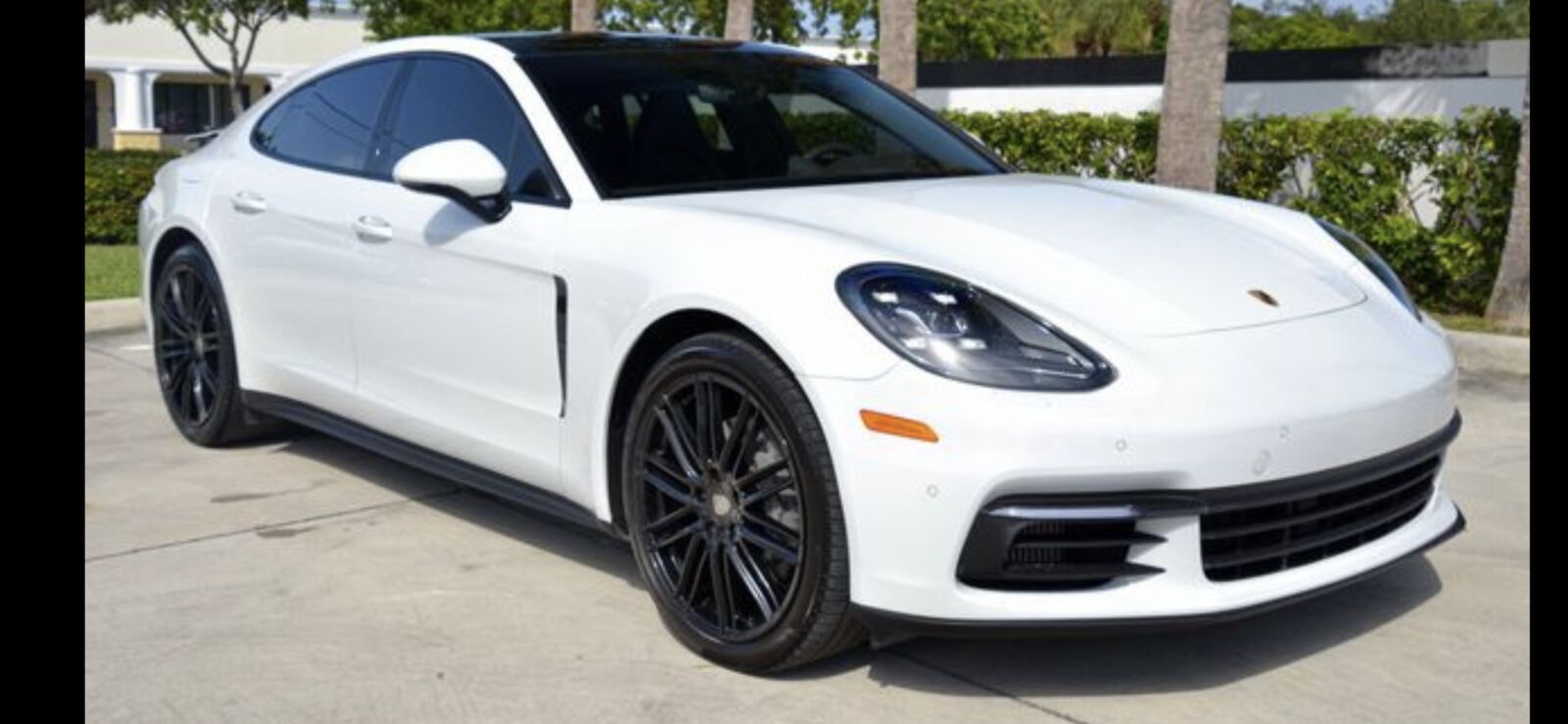 2017 PORSCHE Panamera