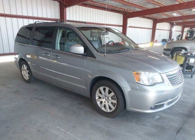 2013 CHRYSLER Town and Country