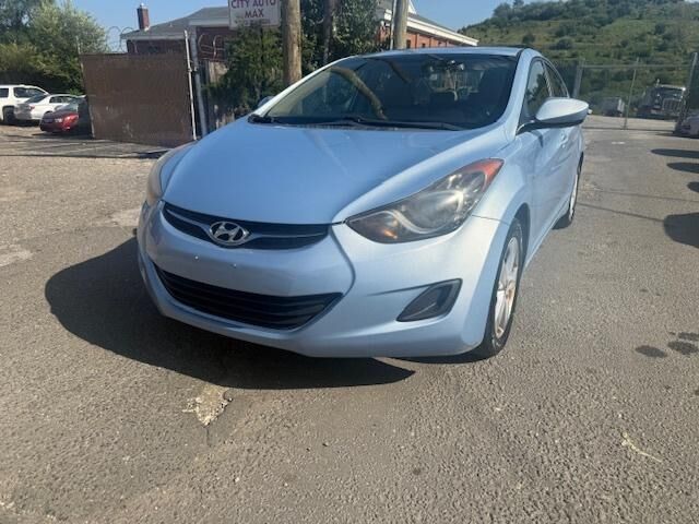 2011 HYUNDAI Elantra
