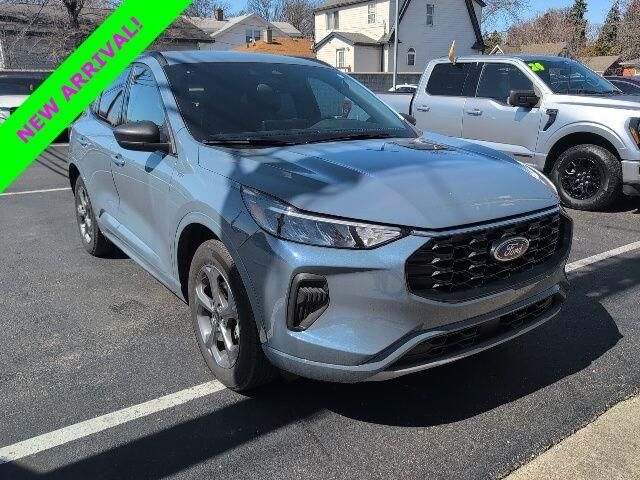2024 FORD Escape
