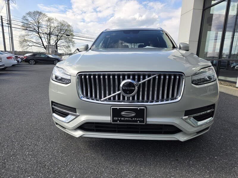 2022 VOLVO XC90
