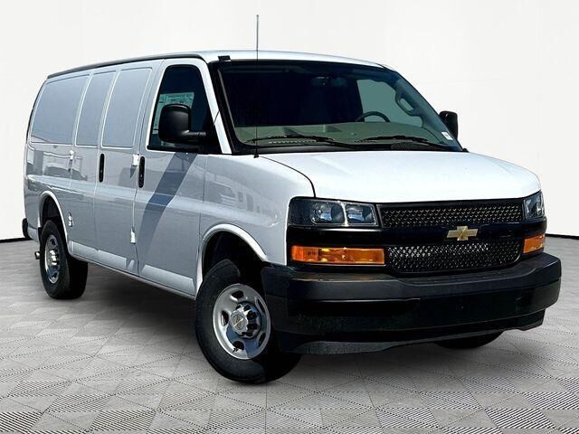 2026 CHEVROLET Express