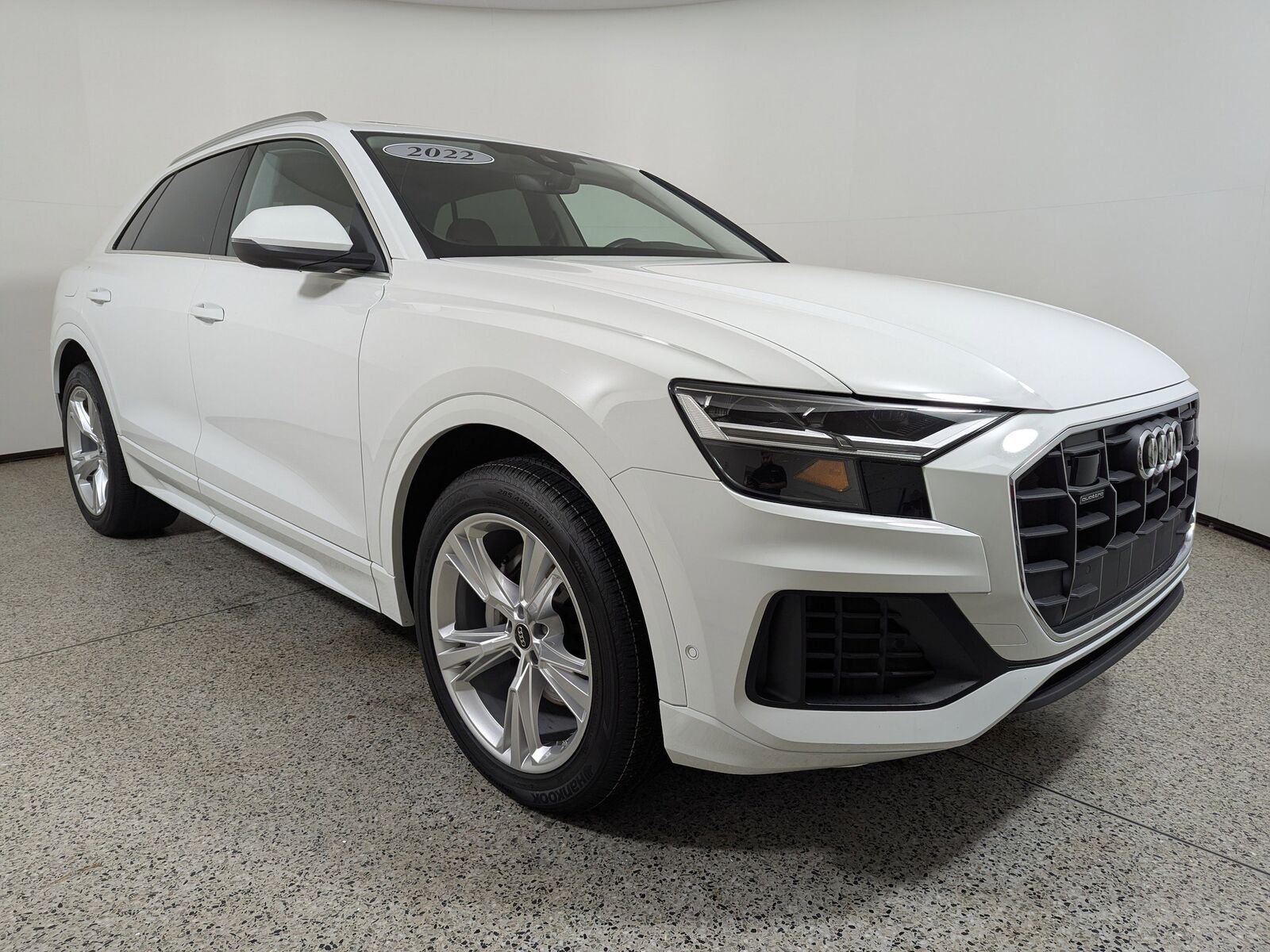 2022 AUDI Q8
