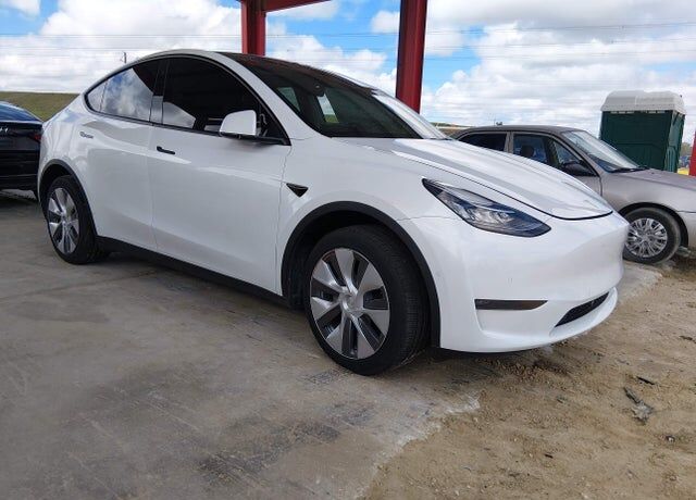 2022 TESLA Model Y