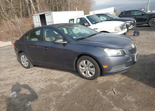 2013 CHEVROLET Cruze