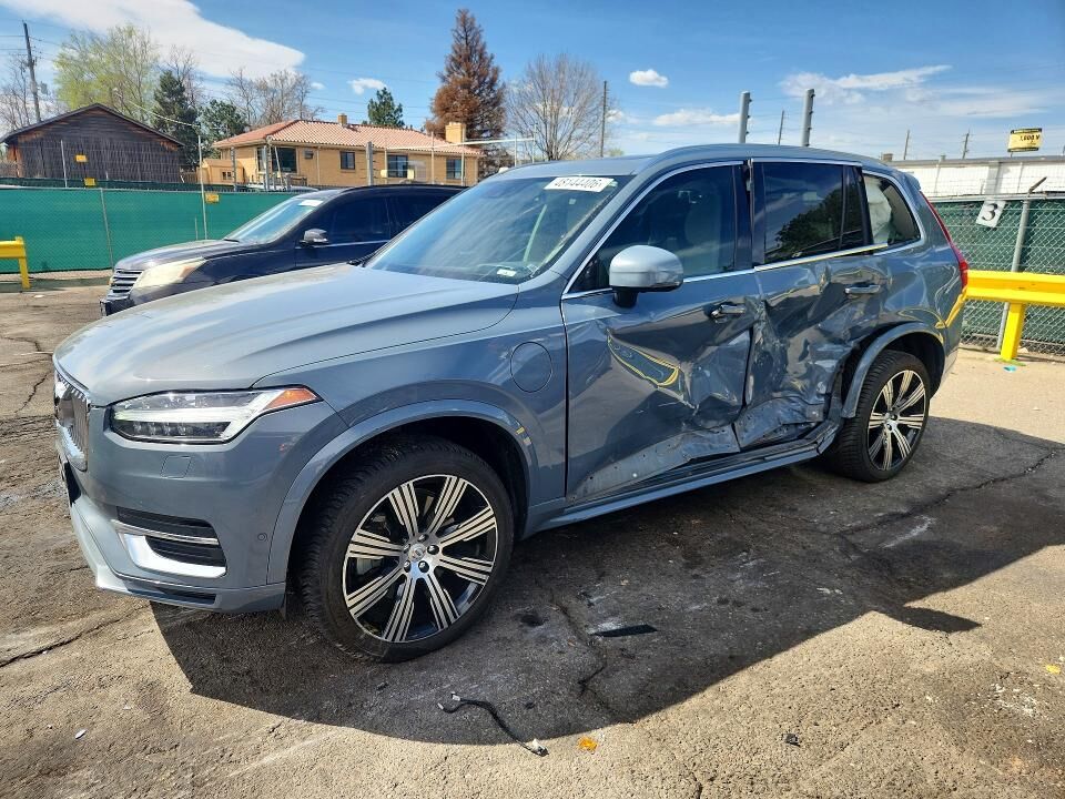 2020 VOLVO XC90