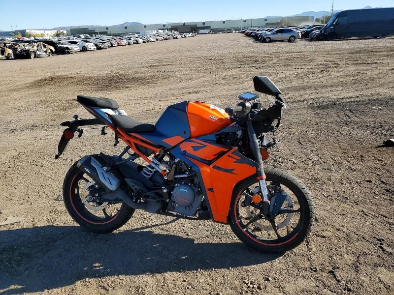 2023 KTM RC