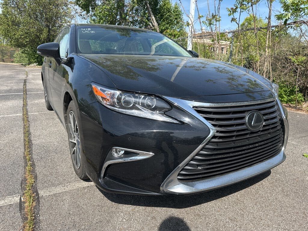 2018 LEXUS ES