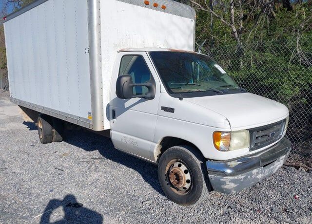 2004 FORD E-350