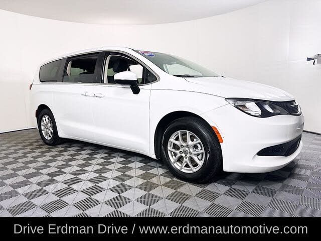 2023 CHRYSLER Voyager