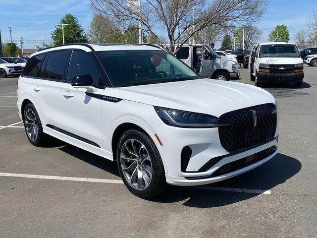 2026 LINCOLN Aviator