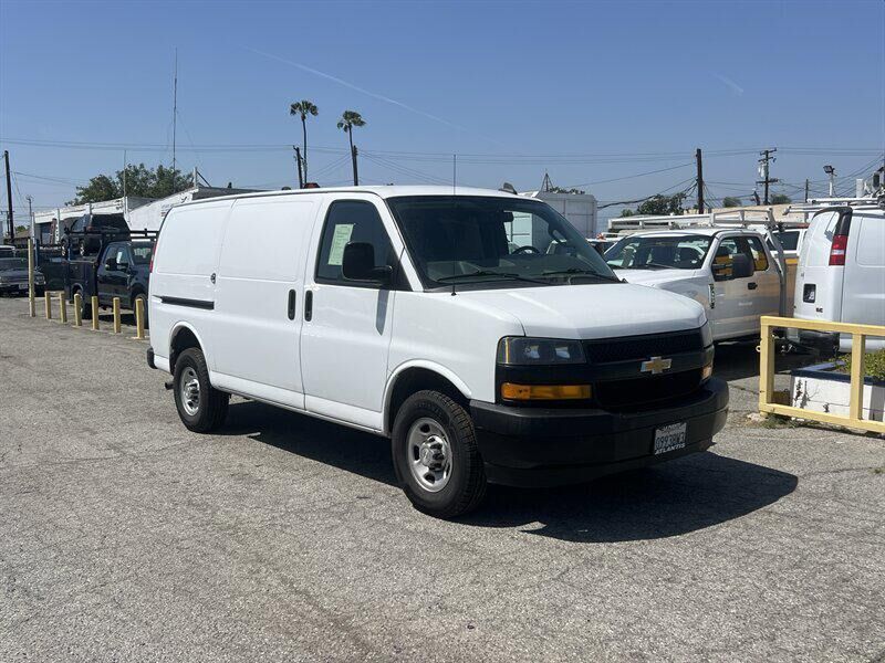 2021 CHEVROLET Express