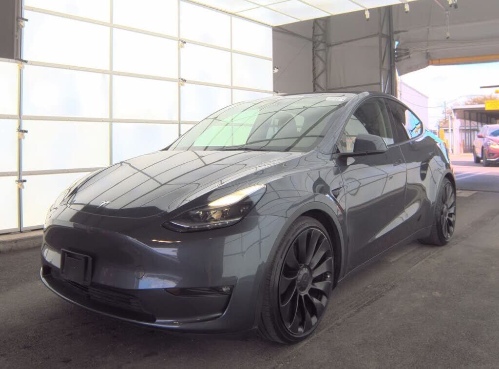 2022 TESLA Model Y
