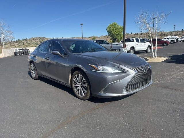 2020 LEXUS ES