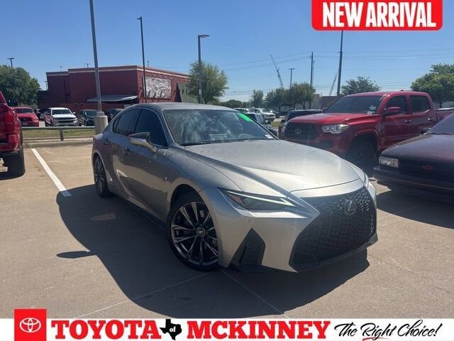 2022 LEXUS IS