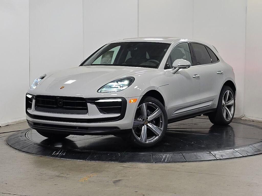2025 PORSCHE Macan