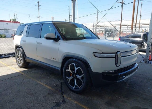 2023 RIVIAN R1S