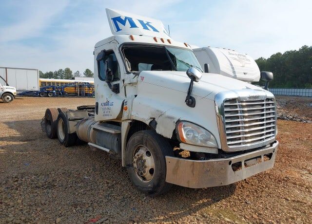 2015 FREIGHTLINER Cascadia