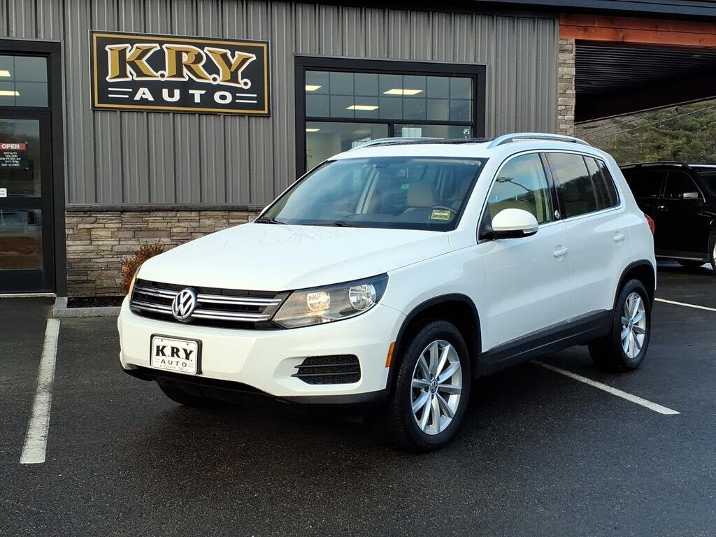 2017 VOLKSWAGEN Tiguan