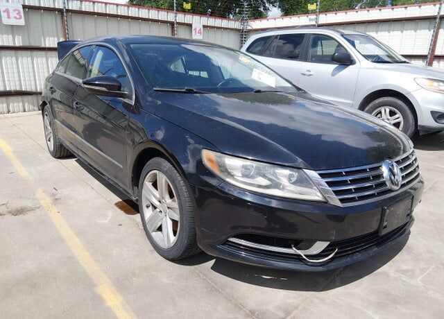 2013 VOLKSWAGEN Passat
