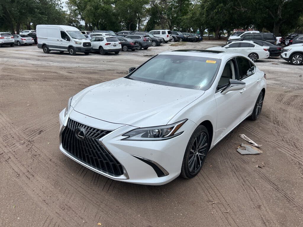 2024 LEXUS ES