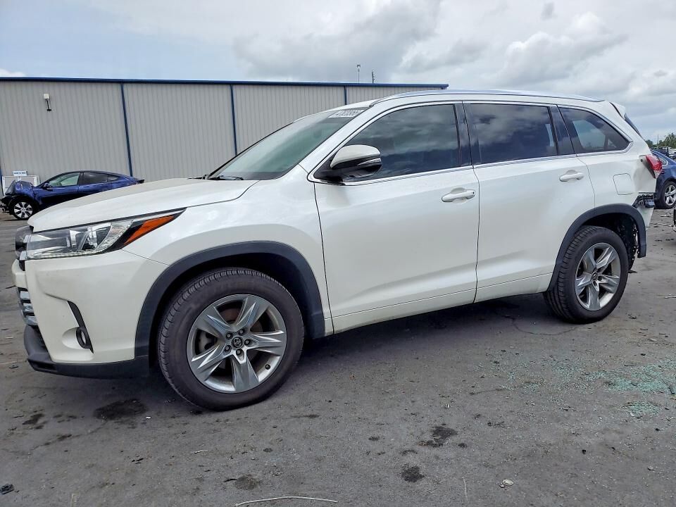 2017 TOYOTA Highlander