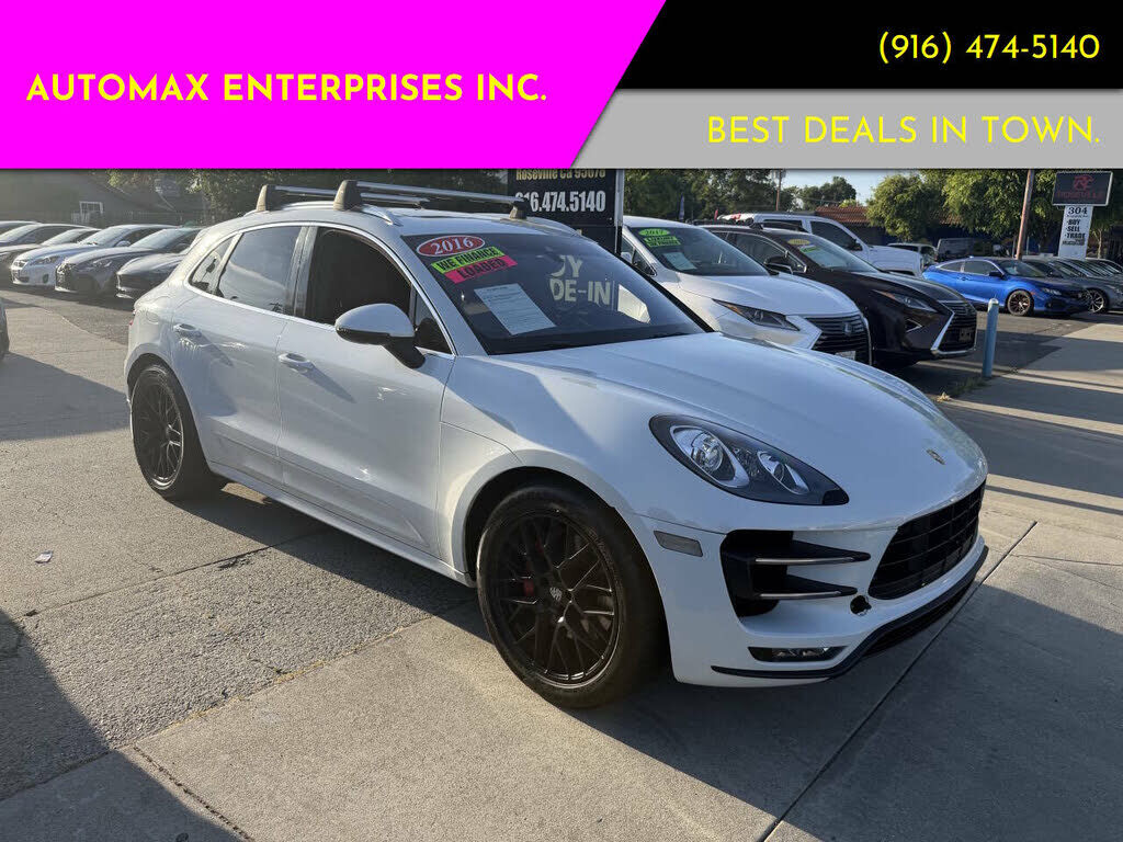 2016 PORSCHE Macan