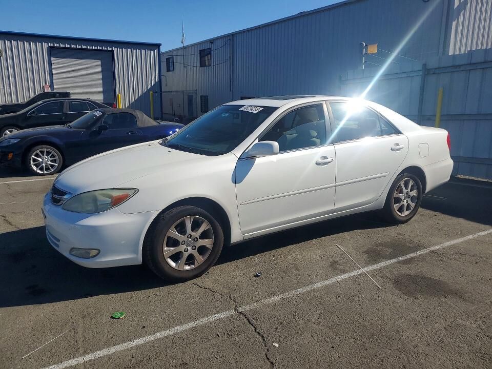 2004 TOYOTA Camry