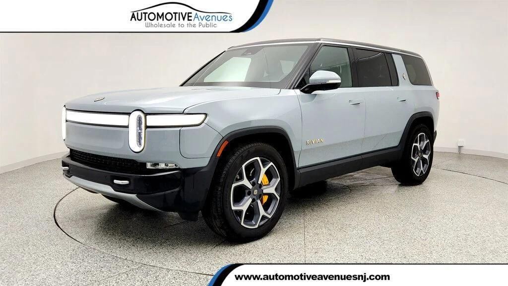 2024 RIVIAN R1S