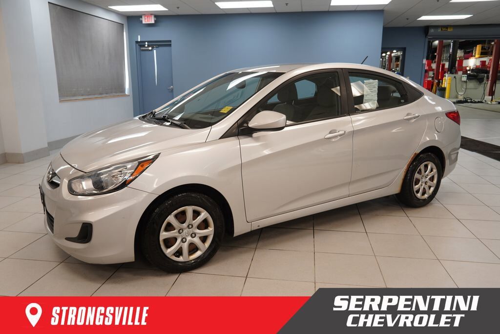 2013 HYUNDAI Accent