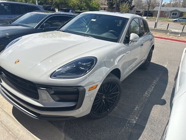 2022 PORSCHE Macan