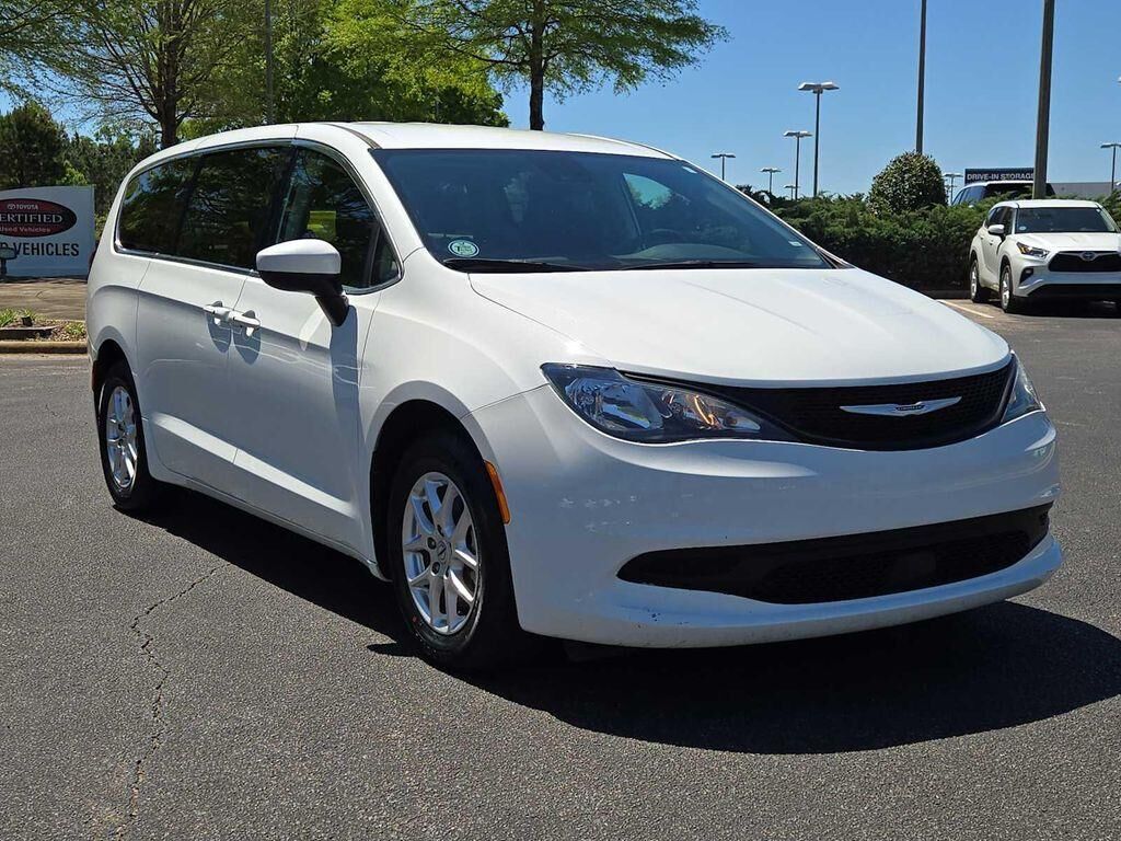 2023 CHRYSLER Voyager