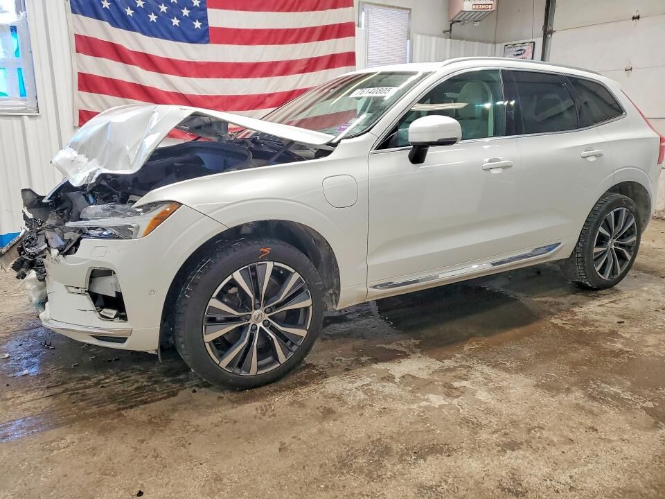 2022 VOLVO XC60