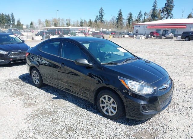 2013 HYUNDAI Accent