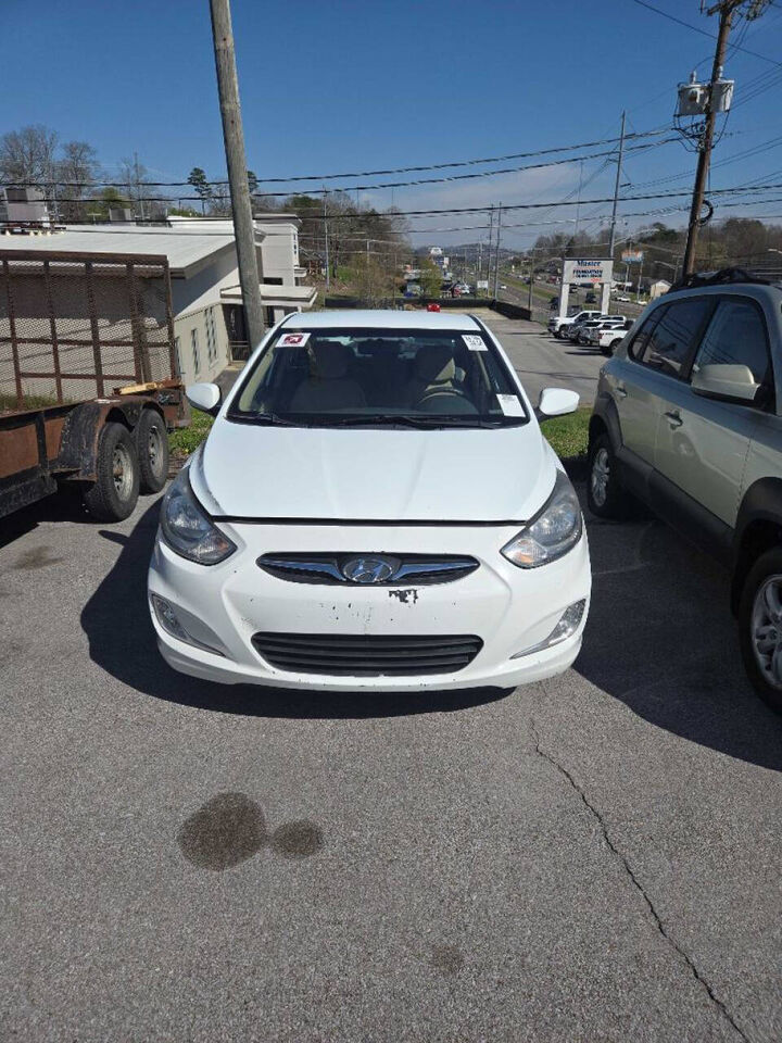 2013 HYUNDAI Accent