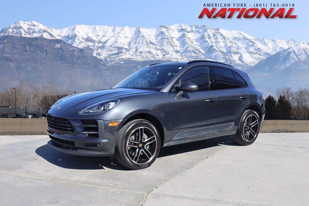 2020 PORSCHE Macan