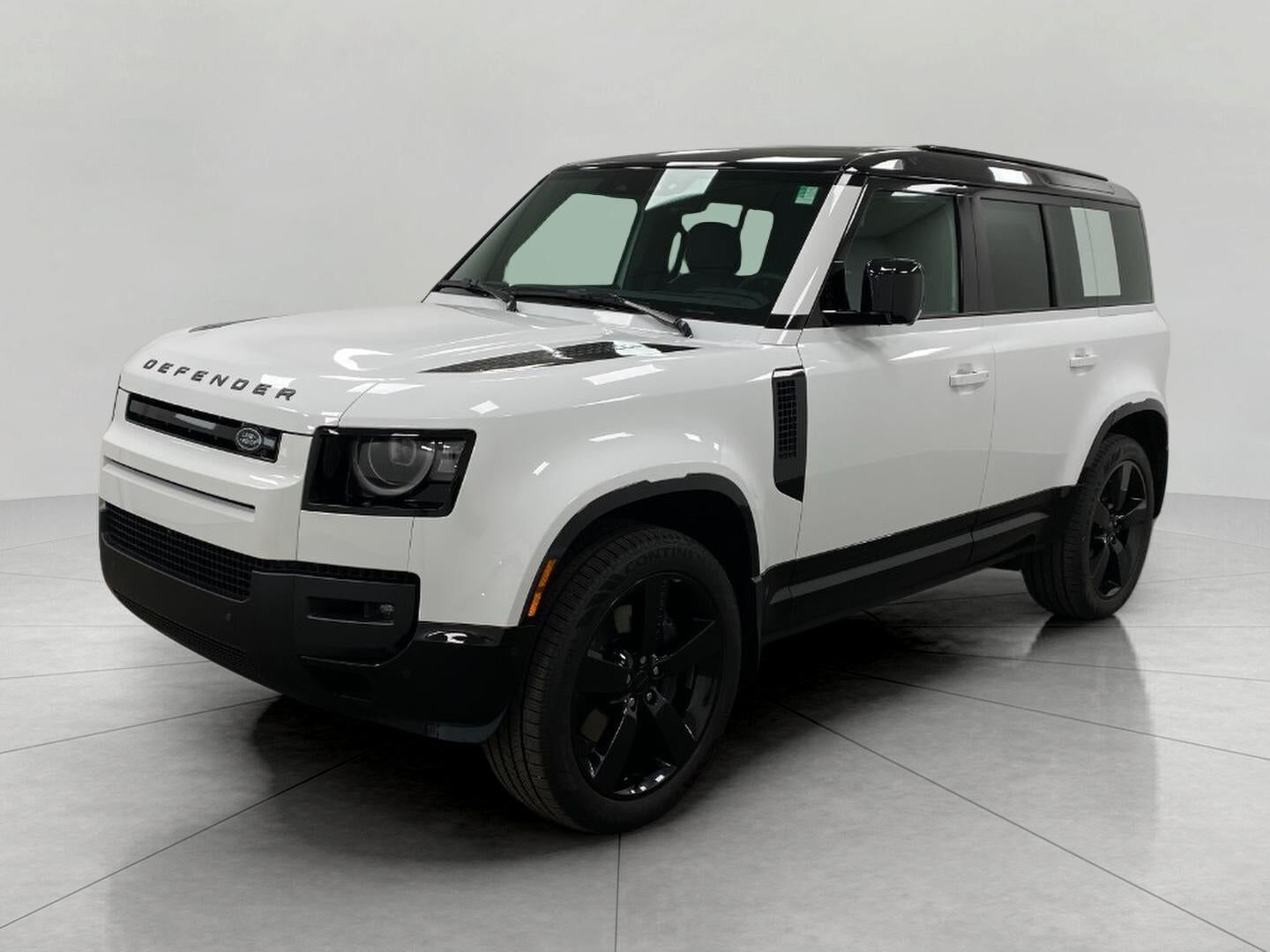 2026 LAND ROVER Defender