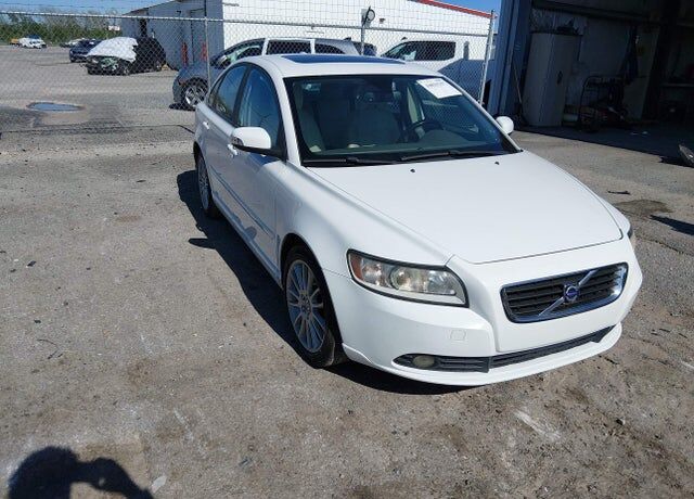 2011 VOLVO S40