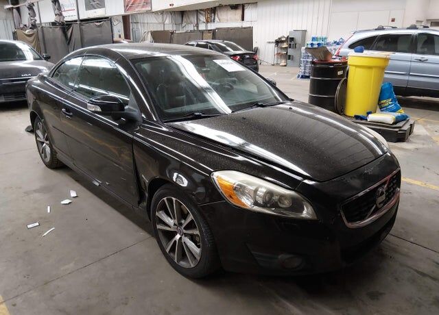 2011 VOLVO C70