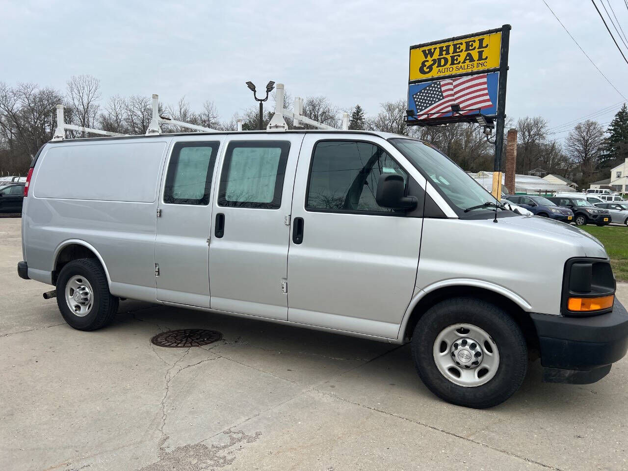 2017 CHEVROLET Express