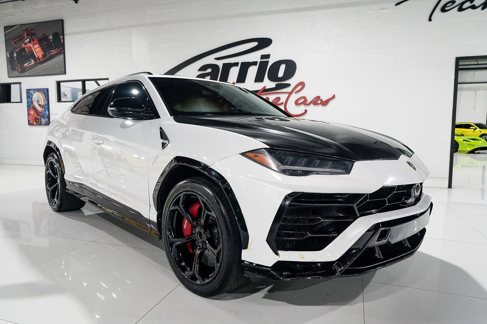 2019 LAMBORGHINI URUS