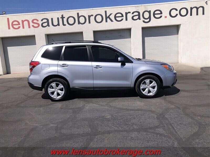2015 SUBARU Forester