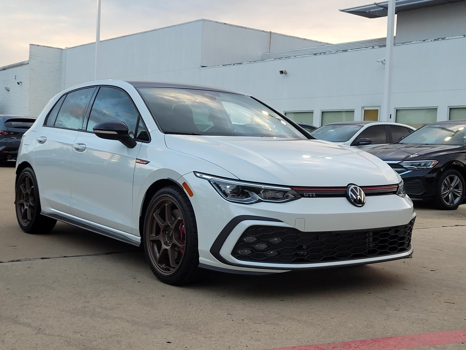 2024 VOLKSWAGEN Golf GTI