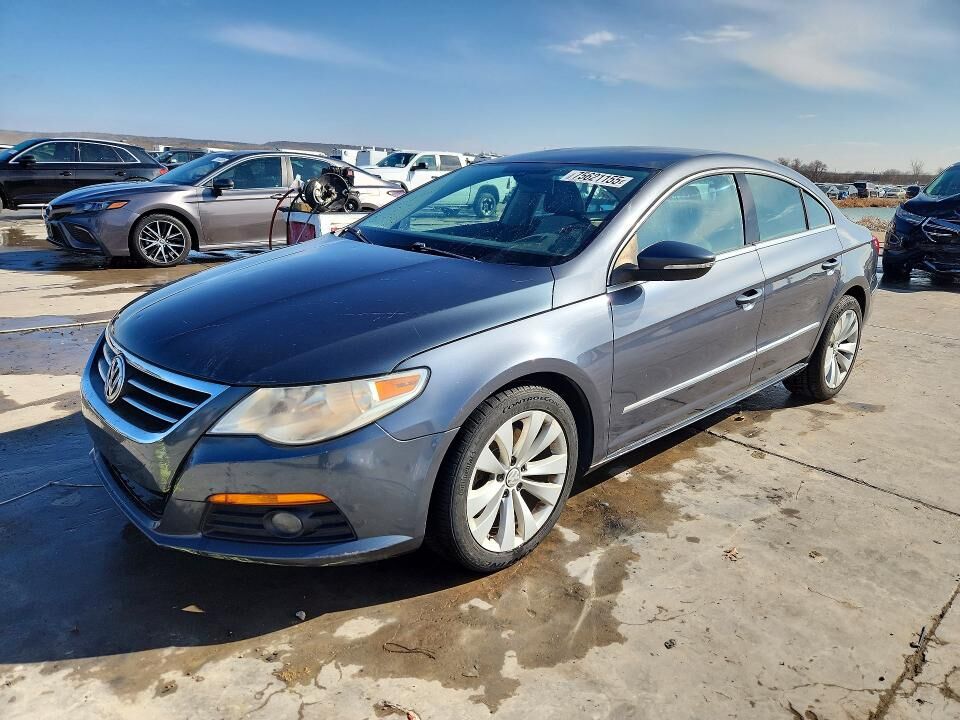 2010 VOLKSWAGEN Passat